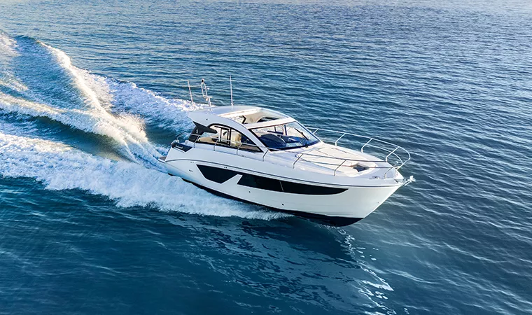 Bénéteau Gran turismo 41 en navigation Empuriabrava