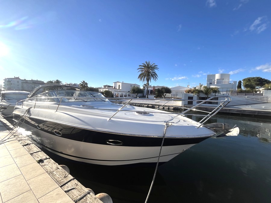 Bavaria 37 Sport vue avant Empuriabrava