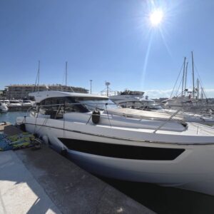 Parker Monaco 110 vue tribord Empuriabrava