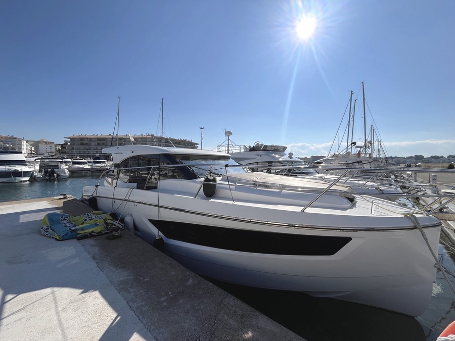 Parker Monaco 110 vue tribord Empuriabrava