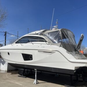 Sessa C 38 vue babord Empuriabrava.