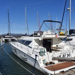 EUPHORIE 40 - JEANTOT - vue arriere à quai Empuriabrava