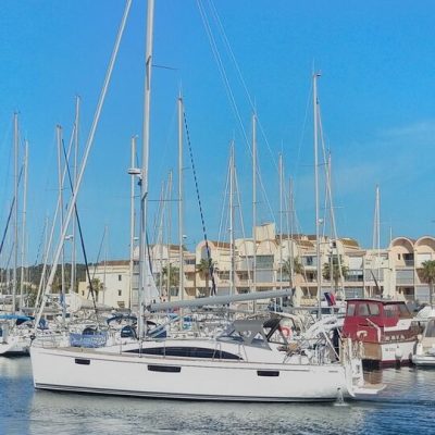 1 Bavaria vision 42 sortie de port Empuriabrava