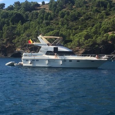 1 Neptunus 145 vue au mouillage