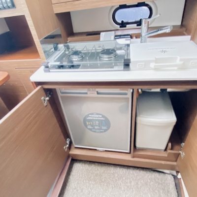 Jeanneau Cap Camarat 10,50 WA cuisine Empuriabrava