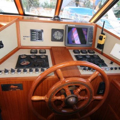 10 Neptunus 145 poste de pilotage