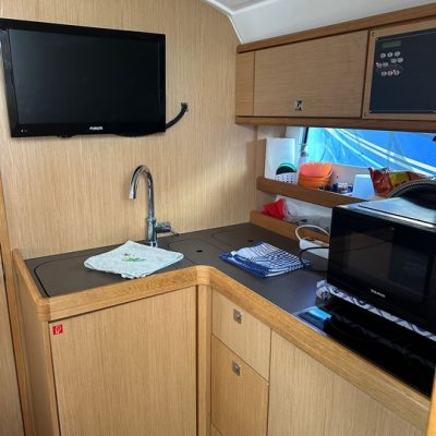 Bavaria 35 Sport cuisine intérieur Empuriabrava