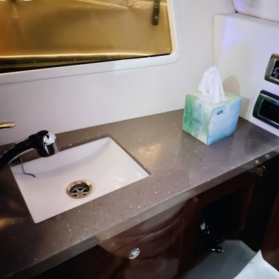 Four winns H 350 salle de bain Empuriabrava