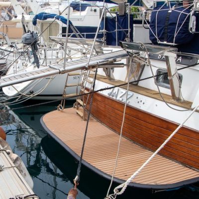 11 GRAND BANKS 42 PLATEFORME ARRIERE