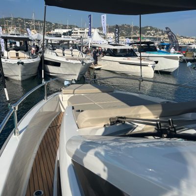 Jeanneau DB 37 pont avant Empuriabrava