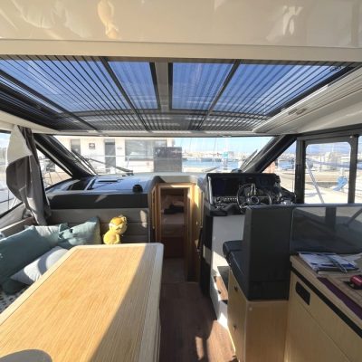 Parker Monaco 110 intérieur Empuriabrava