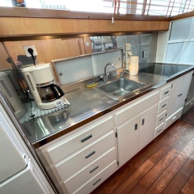 Bertram 46.6 cuisine empuriabrava