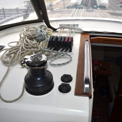 Bavaria vision 42 winch électrique roof Empuriabrava