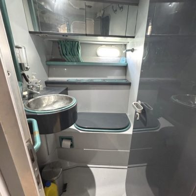 13 Ferretti 52 Altura salle de bain