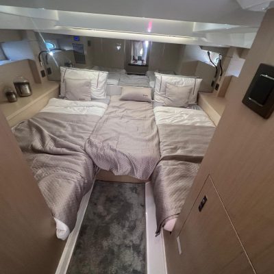 Jeanneau DB 37 cabine invité Empuriabrava