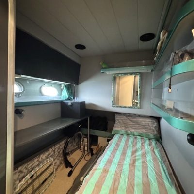 14 Ferretti 52 Altura cabine invité