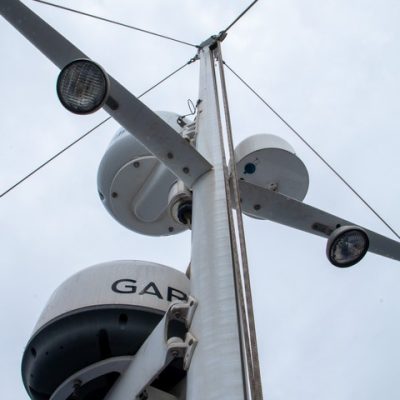 14 GRAND BANKS 42 MAT PORTE ANTENNES
