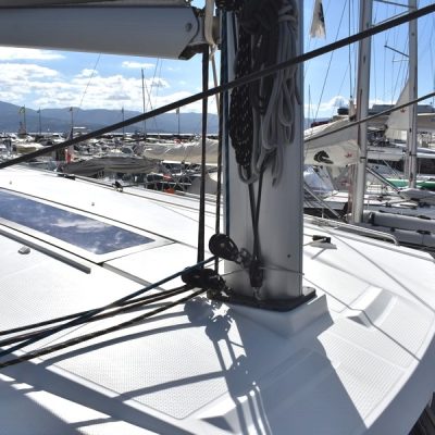 .Fountaine Pajot isla 40 vue pied de mat Fountaine Pajot isla 40 vue arrière babord Empuriabrava