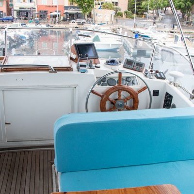 15.1 GRAND BANKS 42 VUE AVANT FLY