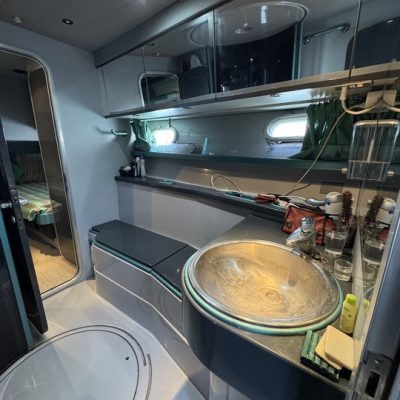 16 Ferretti 52 Altura salle de bain