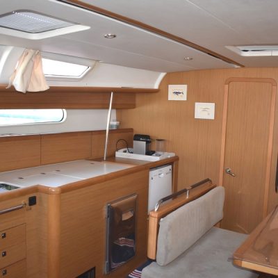 Jeanneau Sun Odyssey 49.1 cuisine Empuriabrav