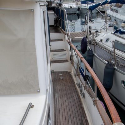 17 GRAND BANKS 42 PASSE AVANT BABORD