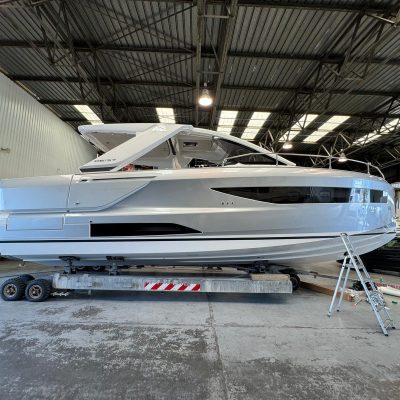 Jeanneau DB 37 covering babord Empuriabrava