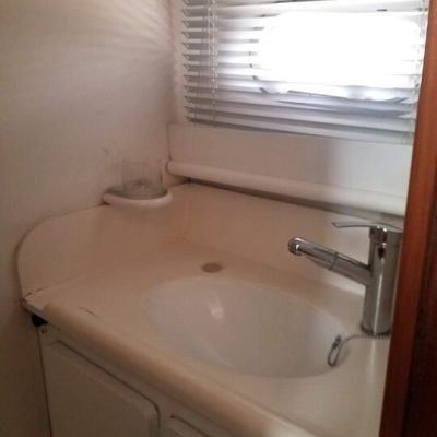 EUPHORIE 40 - JEANTOT - salle de bain passagers Empuriabrava