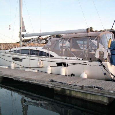 Bavaria vision 42 à quai Empuriabrava