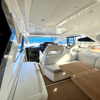 Bénéteau Gran turismo 41 salon extérieur Empuriabrava