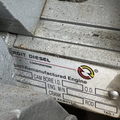 21 Ferretti 52 Altura plaque moteur