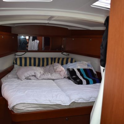 22 - OCEANIS 45 - BENETEAU - cabine proprietaire empuriabrava