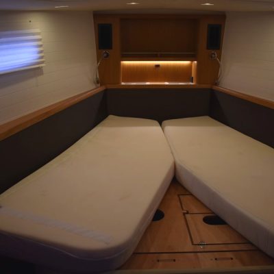 Bavaria vision 42 cabine avant Empuriabrava