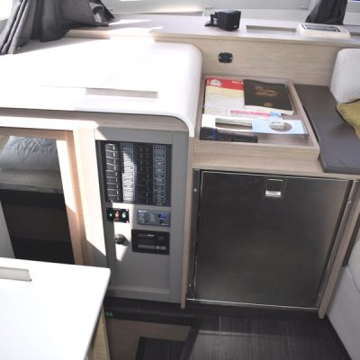 Fountaine Pajot isla 40 vue cabine Fountaine Pajot isla 40 vue arrière babord Empuriabrava