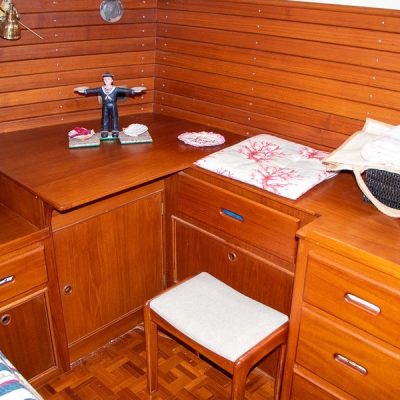 27 GRAND BANKS 42 CABINE ARRIERE VUE BABORD