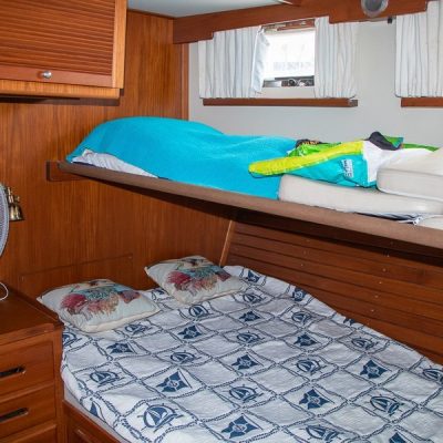 29 GRAND BANKS 42 CABINE AVANT