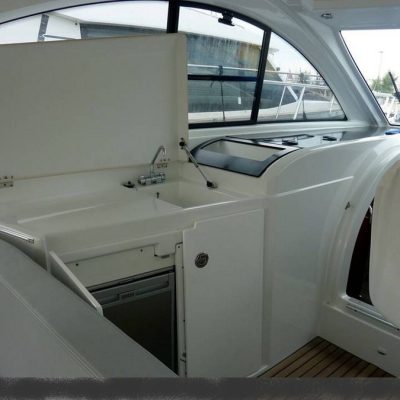 3 Beneteau Gran Turismo 34 cusine extérieure