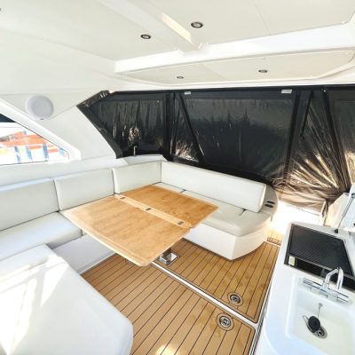 Bénéteau Gran turismo 41 salon extérieur Empuriabrava