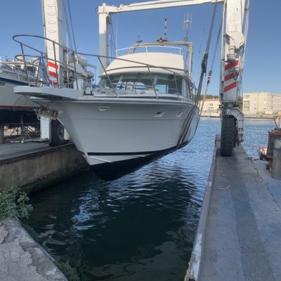 Bertram 46.6 vue sur sangles Empuriabrava