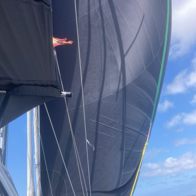 3 - OCEANIS 45 - BENETEAU - navigation sous spi empuriabrava