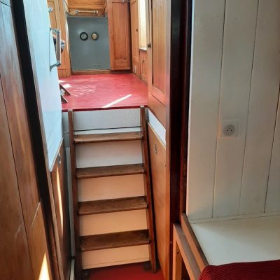 AMIRA - CURTIS LOOE - escalier -acces salon Empuriabrava