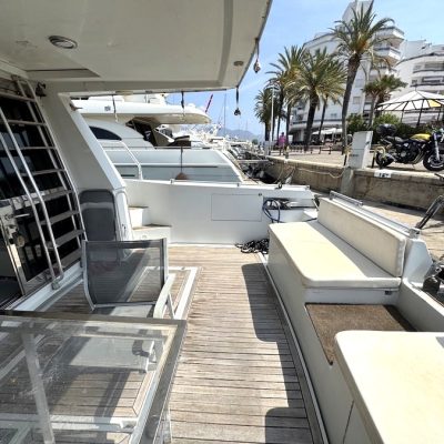 4 Ferretti 52 Altura salon extérieur