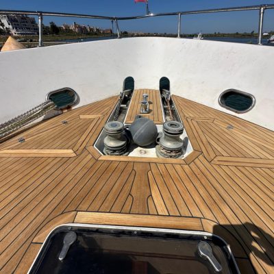 Kha Shing Monte Fino 75 pont avant Empuriabrava