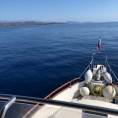 4.1 GRAND BANKS 42PONT AVANT