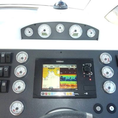 5 Beneteau Gran Turismo 34 tableau de bord