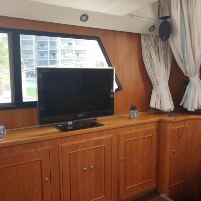 6 Neptunus 145 salon