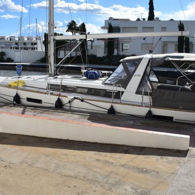 6 - OCEANIS 45 - BENETEAU - vue complete babord empuriabrava