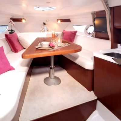 7 Beneteau Gran Turismo 34 salon intérieur