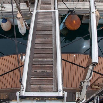 7 GRAND BANKS 42 PASSERELLE