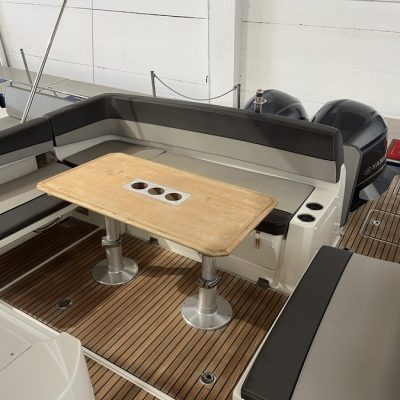 Jeanneau Cap Camarat 10,50 WA salon intérieur Empuriabrava